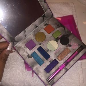 Urban decay Kristen Leanne eyeshadows palette